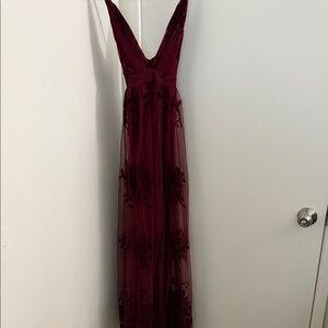 VICI Elegant Burgundy Evening Gown